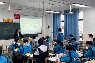 外媒热评麦克朗创意扣篮仅48分：他被打劫了 别让老古董当评审了